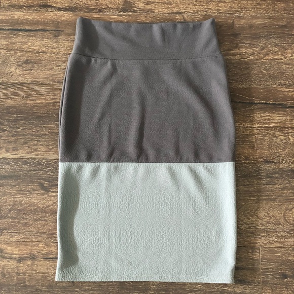 LuLaRoe Dresses & Skirts - LuLaRoe Cassie Skirt Color Block Size Small